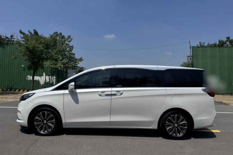 Used Buick GL8 2020 ES Land Cruiser 653T Luxury Model Exterior 4