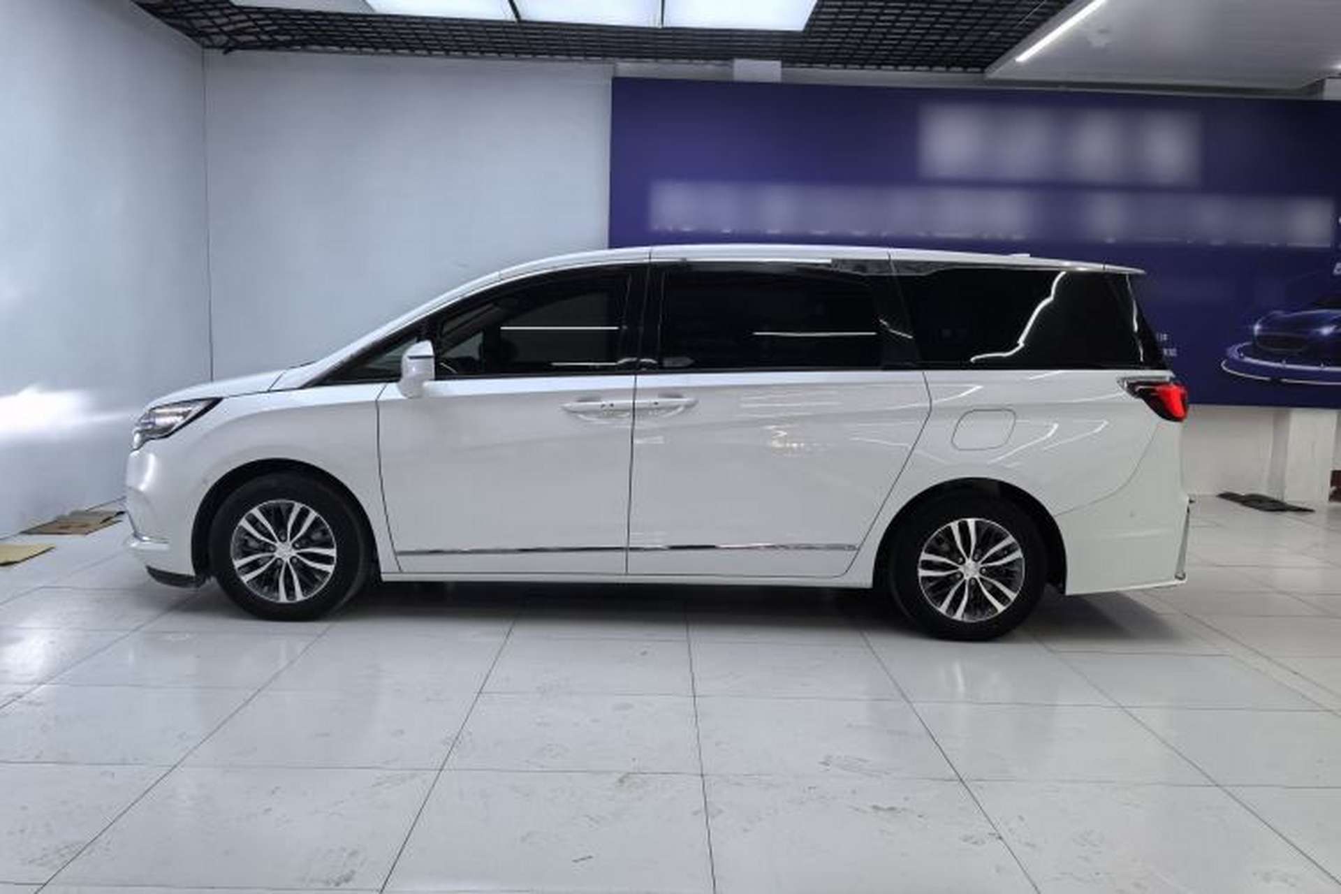 Used Buick GL8 2020 ES Land Cruiser 653T Luxury Edition Exterior 5