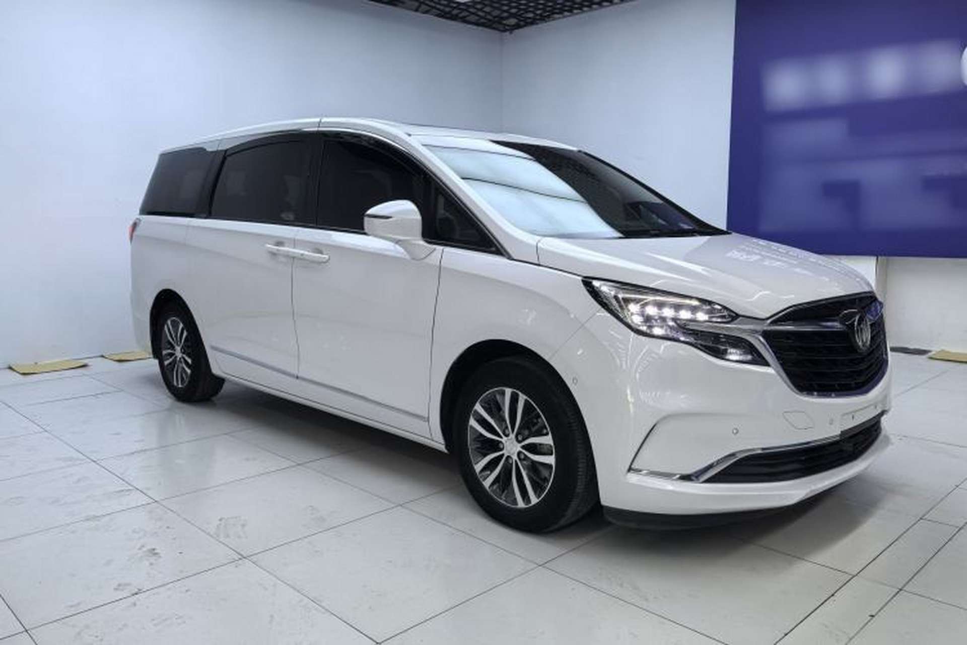 Used Buick GL8 2020 ES Land Cruiser 653T Luxury Edition Exterior 7