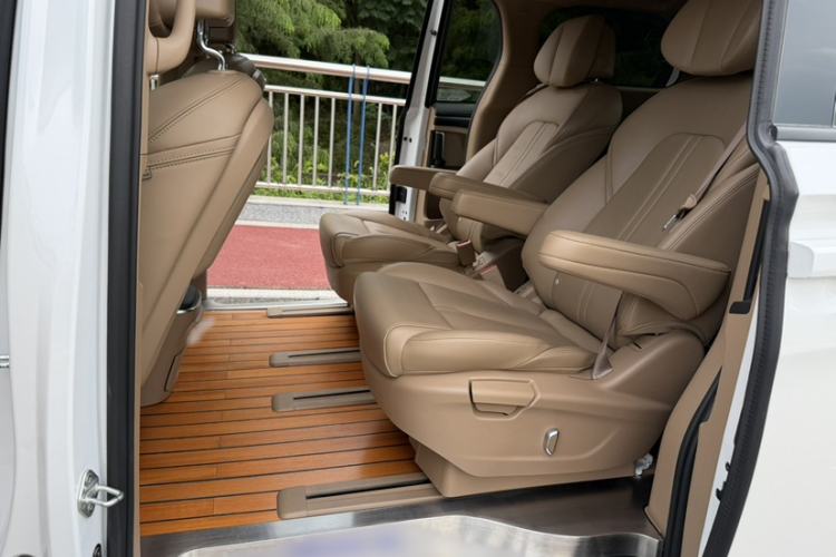 Used Buick GL8 2020 ES Land Cruiser 653T Luxury Edition Exterior 7