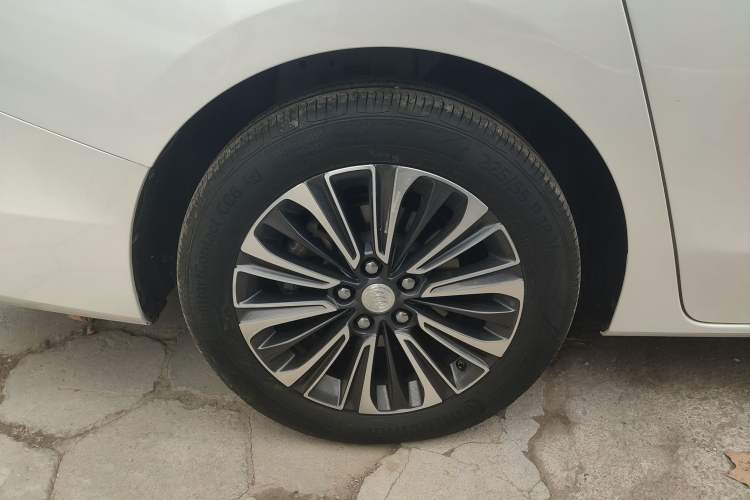 Used Buick GL8 2020 ES Land Cruiser 653T Luxury Model Exterior 8