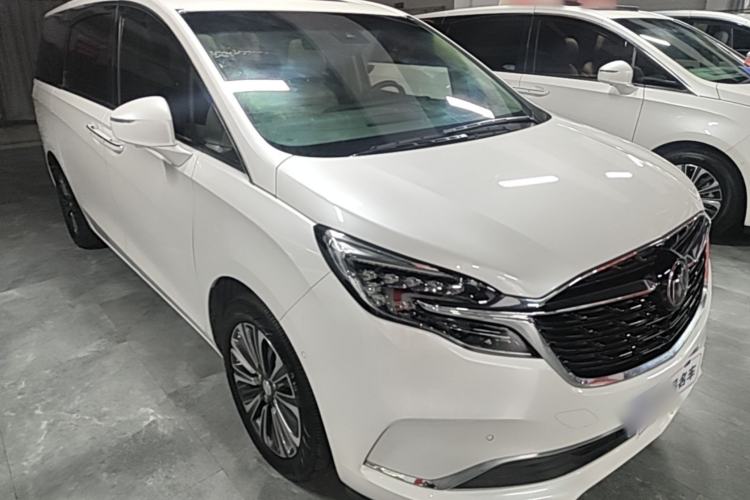 Used Buick GL8 2020 ES Land Cruiser 653T Luxury Model Front Right 45 Deg