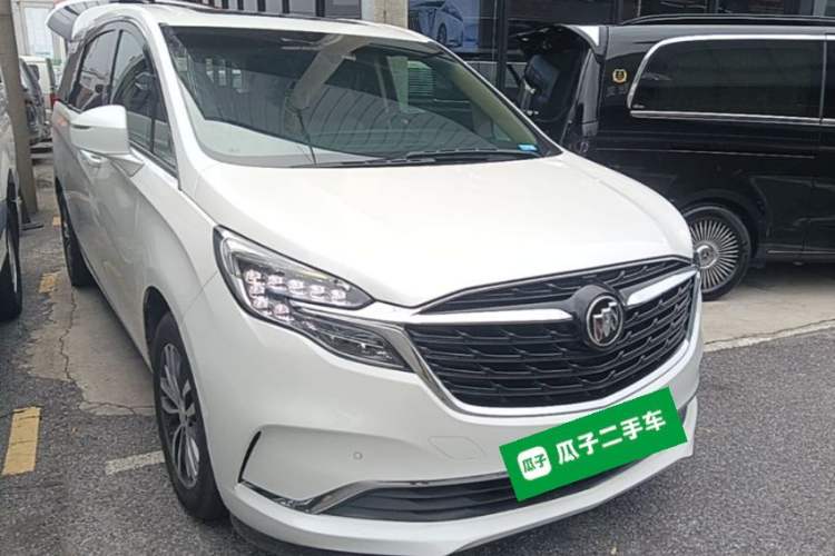 Used Buick GL8 2020 ES Land Cruiser 653T Luxury Edition Front Right 45 Deg