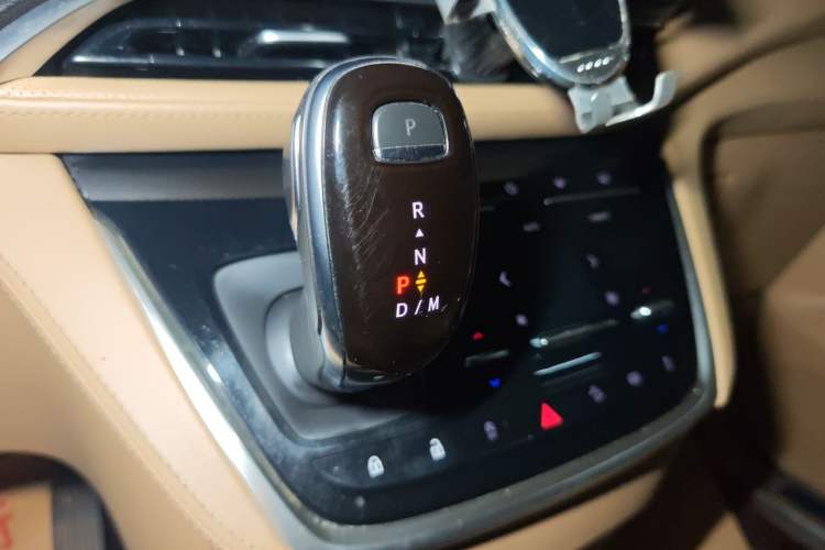 Used Buick GL8 2020 ES Land Cruiser 653T Luxury Model Gear Lever