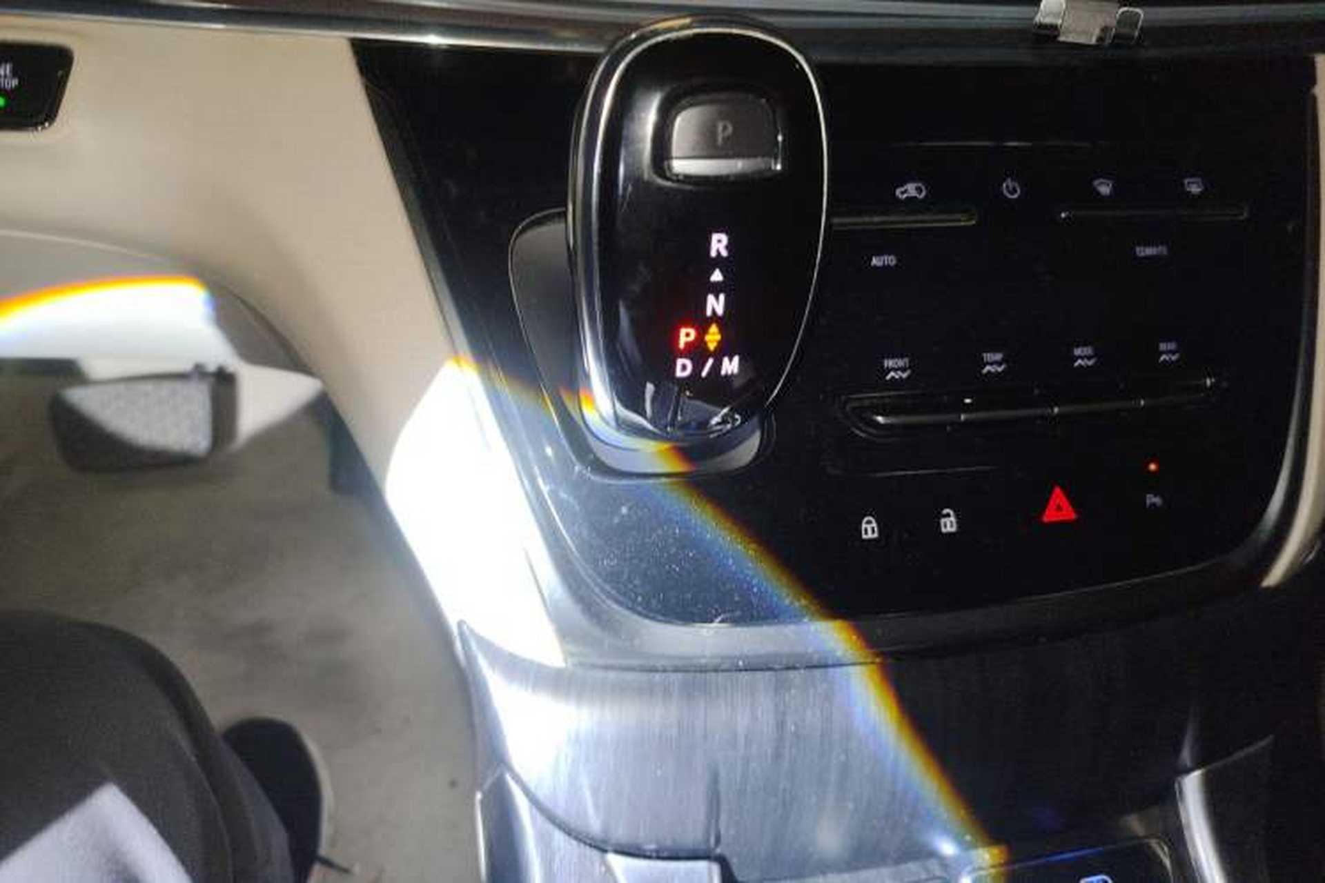 Used Buick GL8 2020 Land Business Class 652T Luxury Model Gear Lever