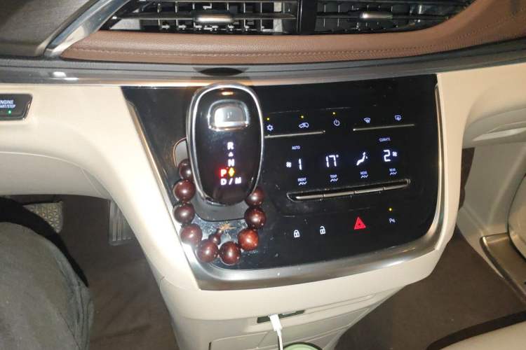 Used Buick GL8 2020 Land Business Class 652T Luxury Model Gear Lever