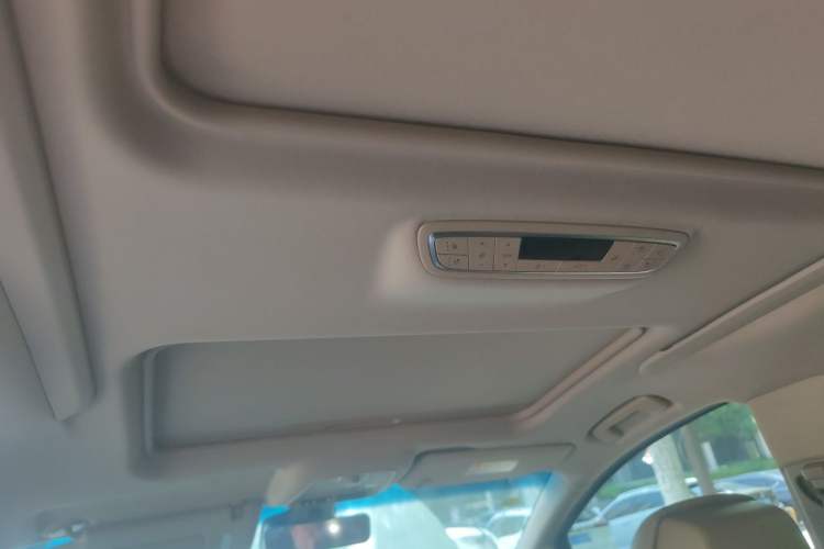 Used Buick GL8 2020 ES Land Cruiser 653T Luxury Model Headliner