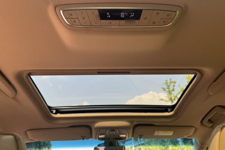 Used Buick GL8 2020 ES Land Cruiser 653T Luxury Model Headliner