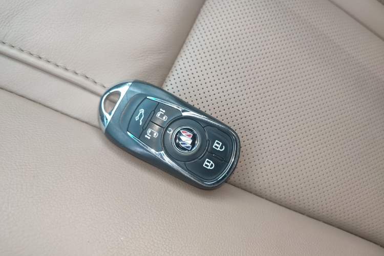 Used Buick GL8 2020 ES Land Cruiser 653T Luxury Model Interior 1