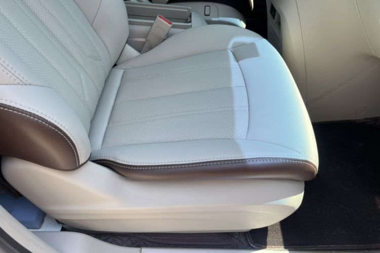 Used Buick GL8 2020 Land Cruiser Executive Class 652T Comfort Model Interior 10