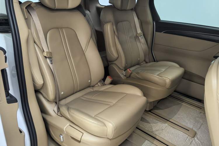 Used Buick GL8 2020 ES Land Cruiser 653T Luxury Edition Interior 14
