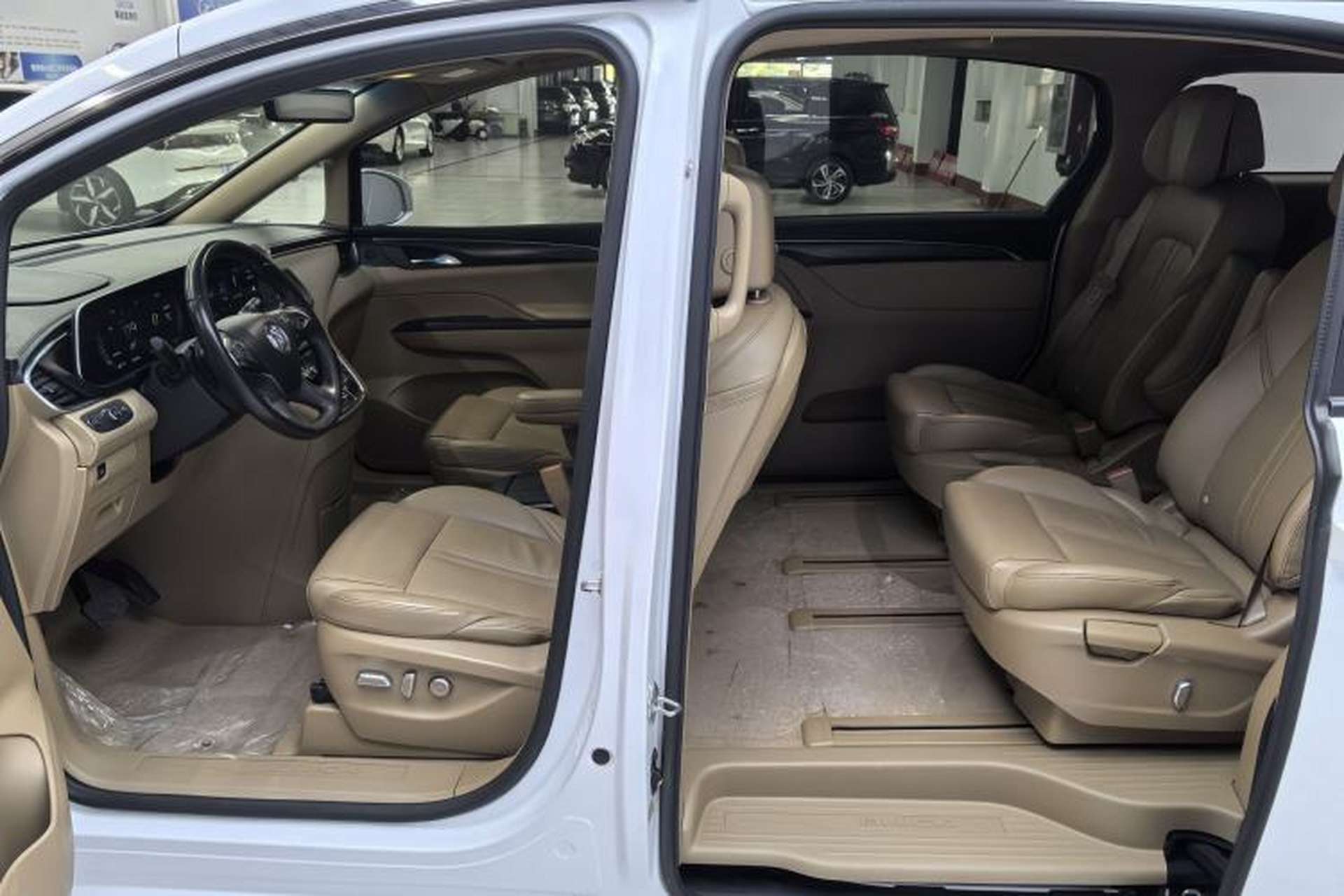 Used Buick GL8 2020 ES Land Cruiser 653T Luxury Edition Interior 15
