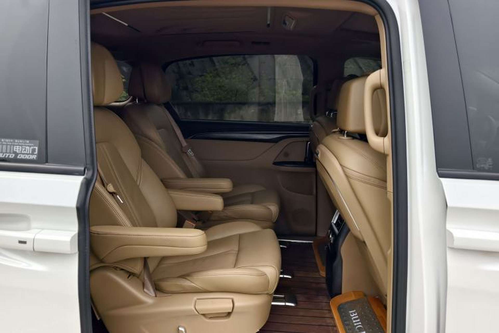 Used Buick GL8 2020 ES Land Cruiser 653T Luxury Edition Interior 2