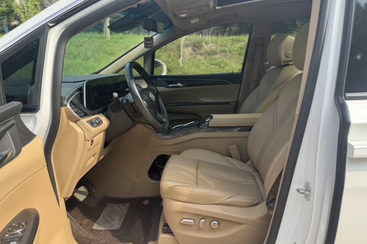 Used Buick GL8 2020 ES Land Cruiser 653T Luxury Model Interior 3