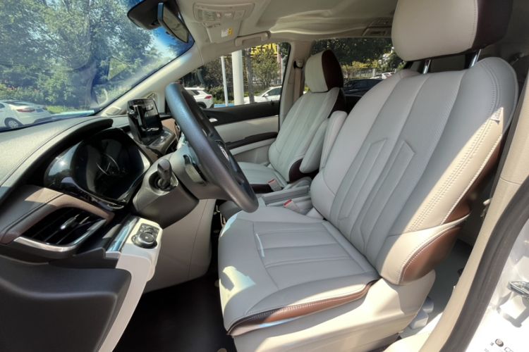 Used Buick GL8 2020 Land Cruiser Executive Class 652T Comfort Model Interior 4