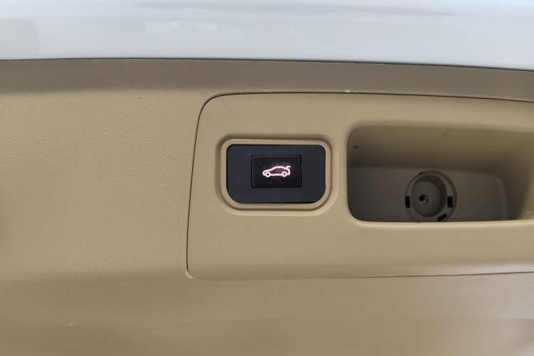 Used Buick GL8 2020 ES Land Cruiser 653T Luxury Edition Interior 5