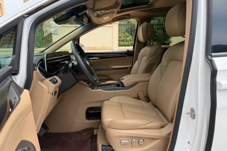 Used Buick GL8 2020 ES Land Cruiser 653T Luxury Edition Interior 5