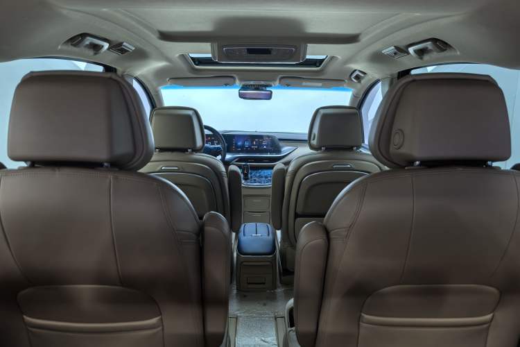 Used Buick GL8 2020 ES Land Cruiser 653T Luxury Edition Interior 6