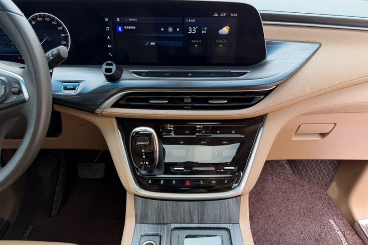 Used Buick GL8 2020 ES Land Cruiser 653T Luxury Edition Interior 6