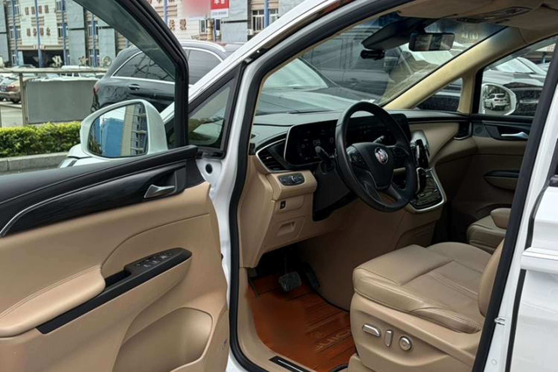 Used Buick GL8 2020 ES Land Cruiser 653T Flagship Model Interior 6