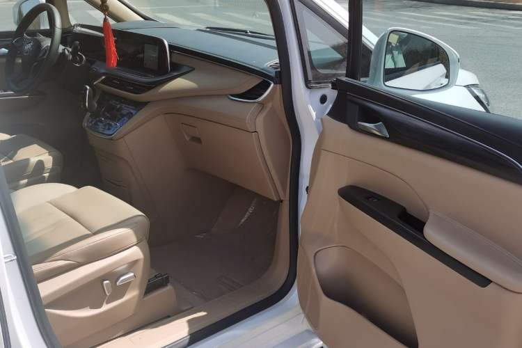 Used Buick GL8 2020 ES Land Cruiser 653T Luxury Edition Interior 7