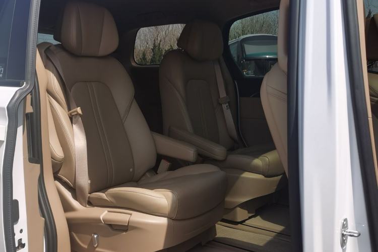 Used Buick GL8 2020 ES Land Cruiser 653T Luxury Edition Interior 8