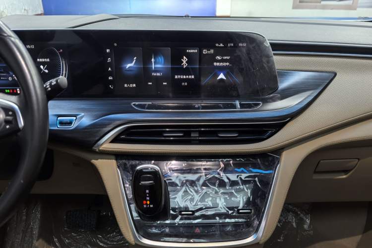 Used Buick GL8 2020 ES Land Cruiser 653T Luxury Edition Interior 9