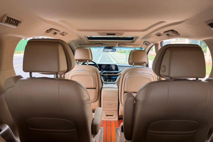 Used Buick GL8 2020 ES Land Cruiser 653T Luxury Edition Interior 9