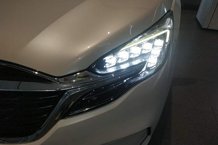 Used Buick GL8 2020 ES Land Cruiser 653T Flagship Model Left Front Headlight
