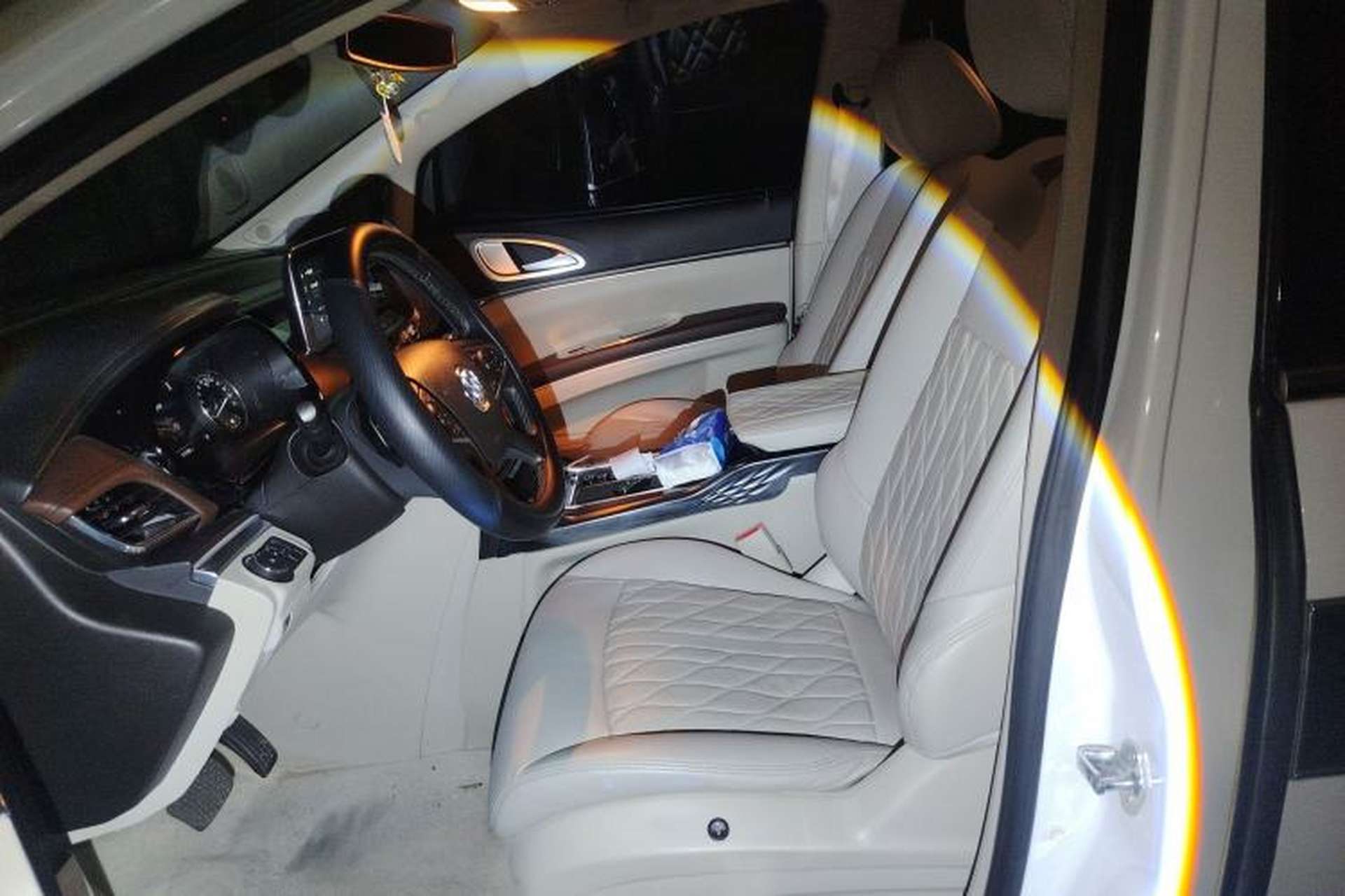 Used Buick GL8 2020 Land Business Class 652T Luxury Model Left Front Seat