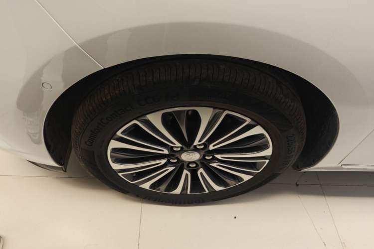 Used Buick GL8 2020 ES Land Cruiser 653T Flagship Model Left Front Wheel Hub