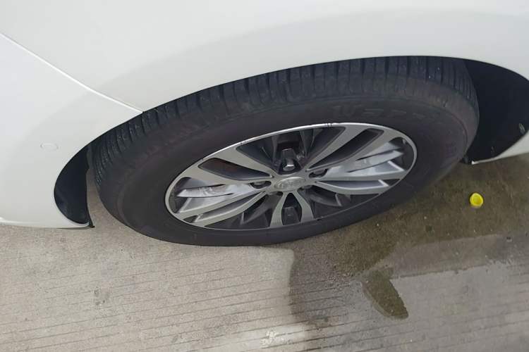 Used Buick GL8 2020 ES Land Cruiser 653T Luxury Edition Left Front Wheel Hub