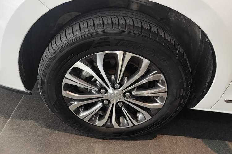 Used Buick GL8 2020 Land Business Class 652T Luxury Model Left Front Wheel Hub