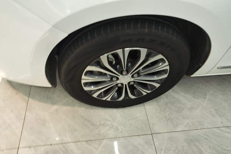 Used Buick GL8 2020 Land Business Class 652T Luxury Model Left Front Wheel Hub