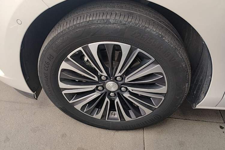 Used Buick GL8 2020 ES Land Cruiser 653T Luxury Model Left Front Wheel Hub