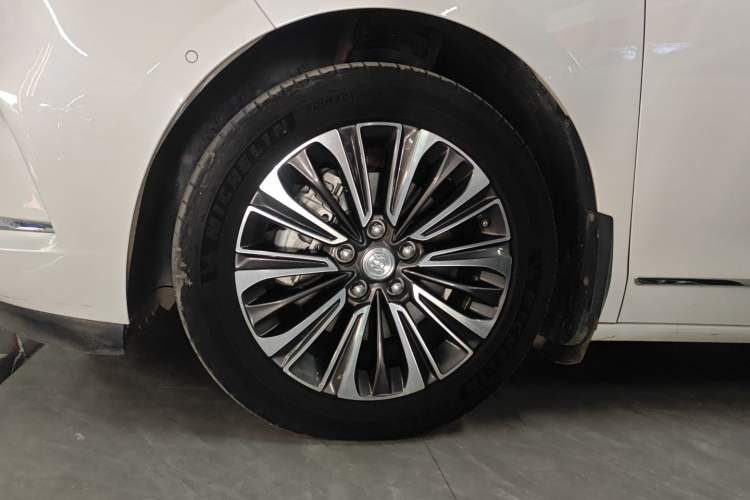 Used Buick GL8 2020 ES Land Cruiser 653T Smart Flagship Model Left Front Wheel Hub
