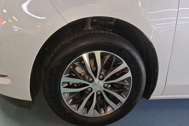 Used Buick GL8 2020 ES Land Cruiser 653T Luxury Edition Left Front Wheel Hub