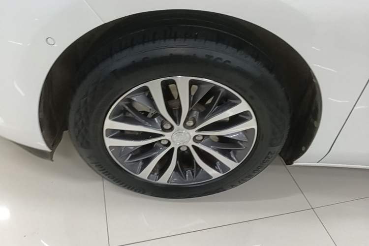Used Buick GL8 2020 ES Land Cruiser 653T Luxury Edition Left Front Wheel Hub
