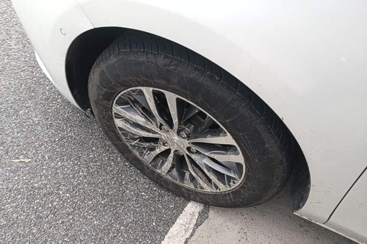 Used Buick GL8 2020 ES Land Cruiser 653T Luxury Edition Left Front Wheel Hub