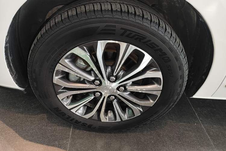 Used Buick GL8 2020 Land Business Class 652T Luxury Model Left Front Wheel Hub