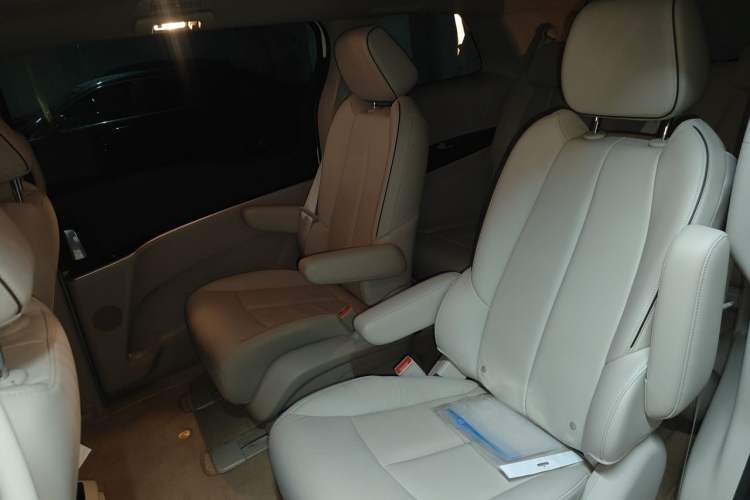 Used Buick GL8 2020 Land Business Class 652T Luxury Model Left Rear Seat