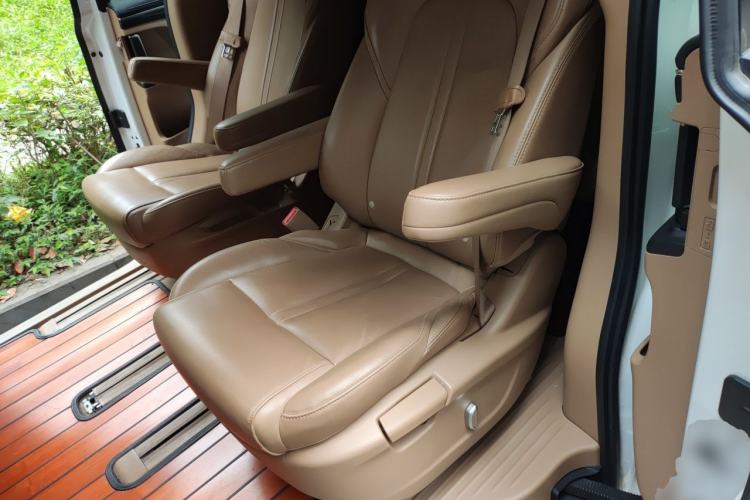 Used Buick GL8 2020 ES Land Cruiser 653T Luxury Edition Left Rear Seat