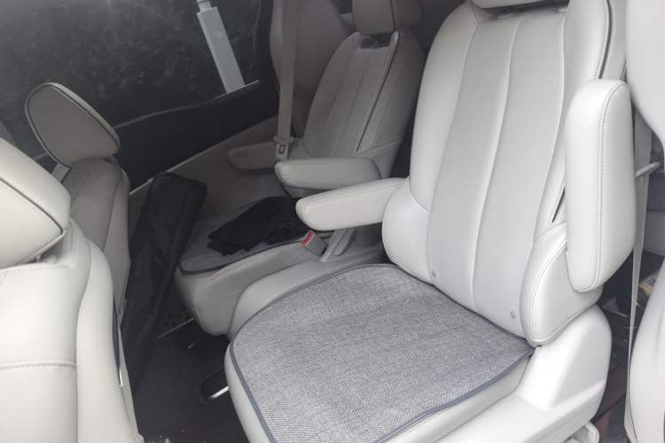Used Buick GL8 2020 Land Business Class 652T Premium Model Left Rear Seat