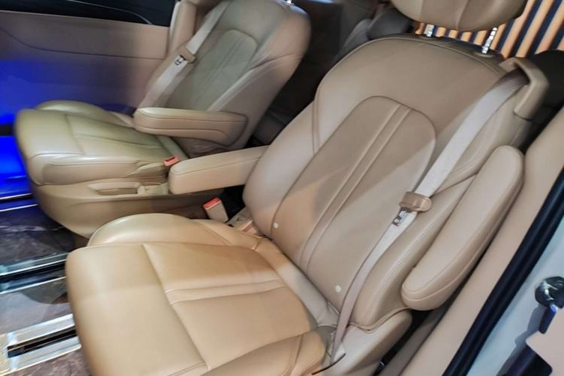 Used Buick GL8 2020 ES Land Cruiser 653T Luxury Edition Left Rear Seat