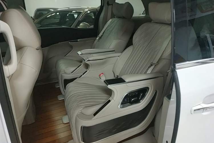 Used Buick GL8 2020 Land Business Class 652T Premium Model Left Rear Seat
