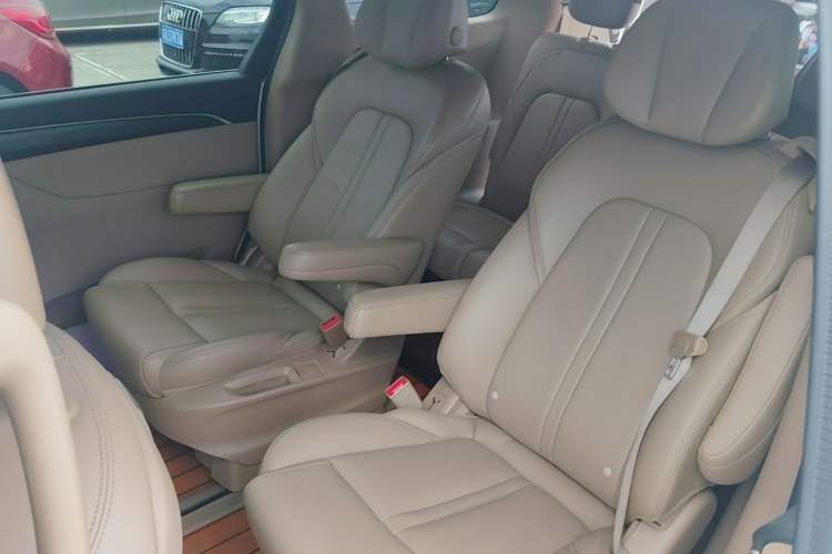Used Buick GL8 2020 ES Land Cruiser 653T Luxury Edition Left Rear Seat