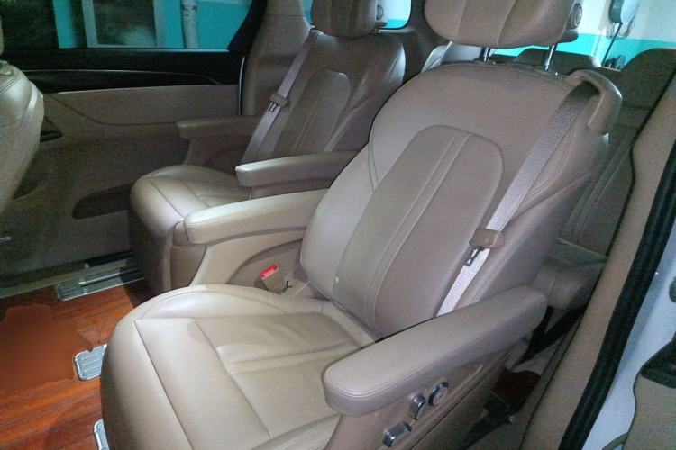 Used Buick GL8 2020 ES Land Cruiser 653T Flagship Model Left Rear Seat