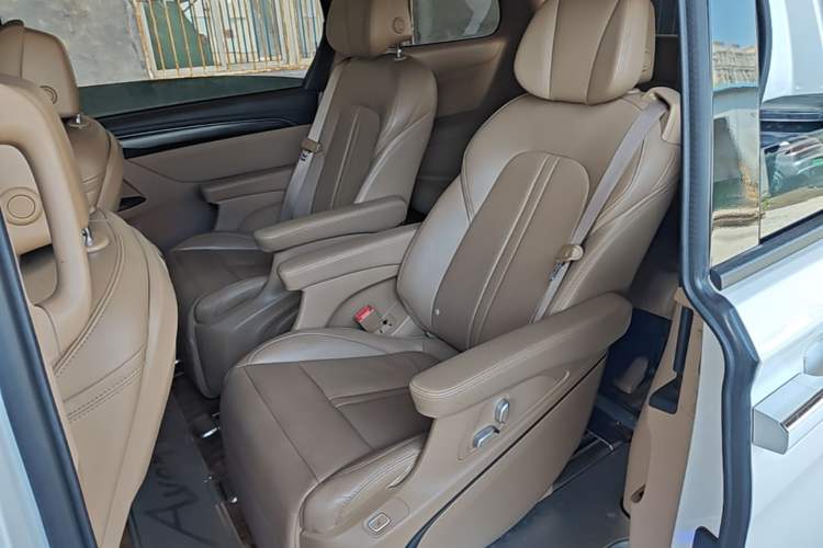 Used Buick GL8 2020 ES Land Cruiser 653T Luxury Model Left Rear Seat