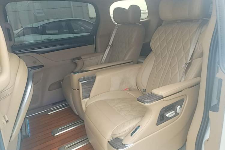 Used Buick GL8 2020 ES Land Cruiser 653T Luxury Edition Left Rear Seat