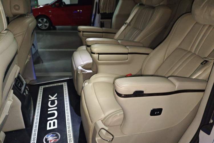 Used Buick GL8 2020 ES Land Cruiser 653T Luxury Edition Left Rear Seat
